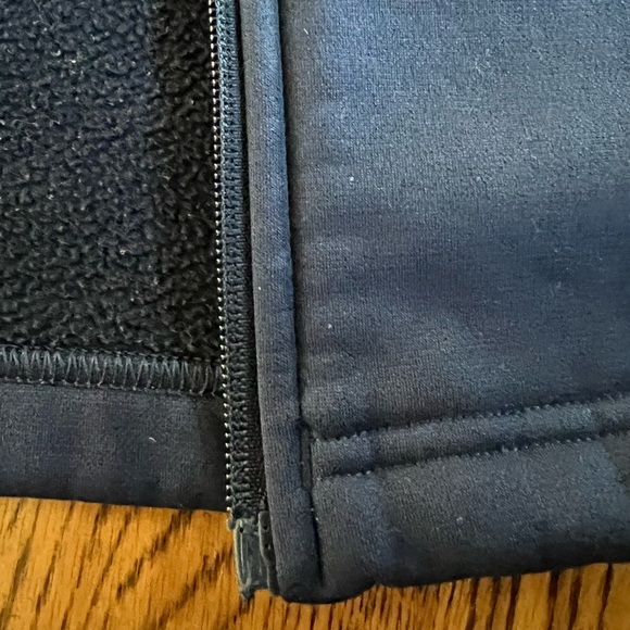 Navy Blue Men’s Under Armour Zip Up Jacket LIKE NEW - Picture 8 of 9